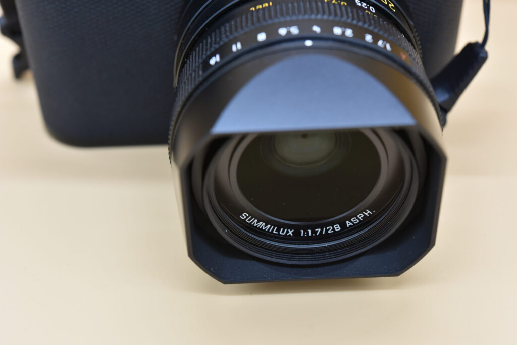 Leica Q2　Nikon D810(AF-S Micro NIKKOR 60mm f/2.8G ED)